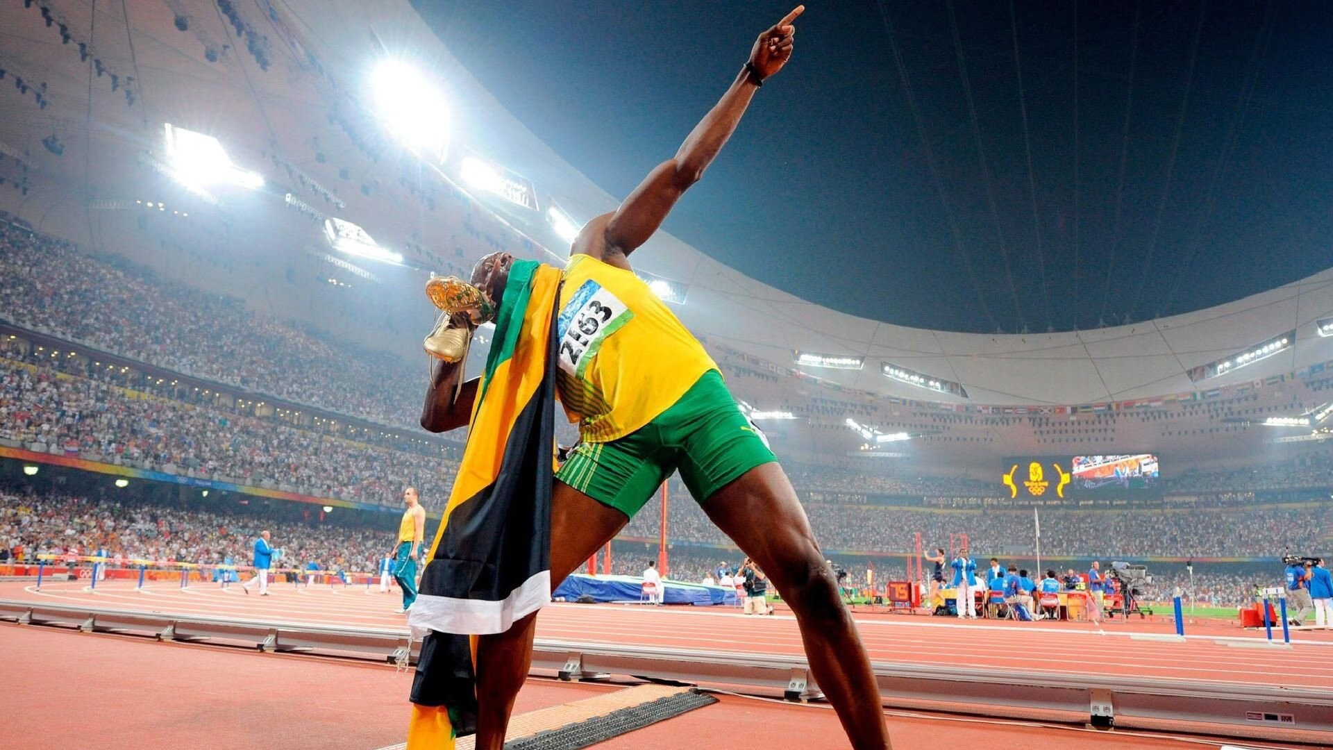 嘉宾评论：名人纷纷发表对比赛的看法，比赛名人名言